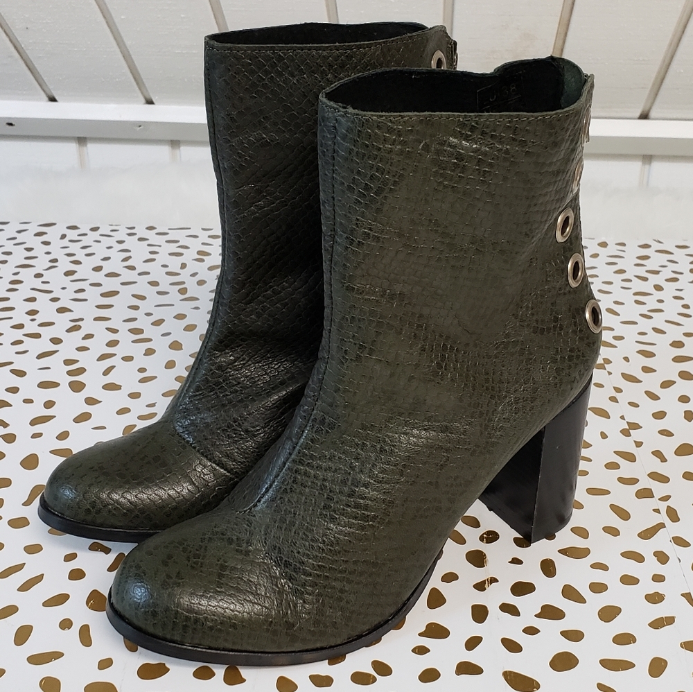 Musse & Cloud • Snake Print Ankle Boots 38
